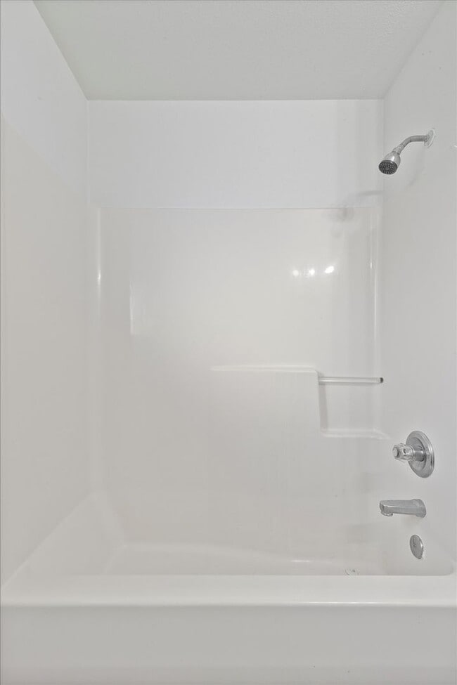 Interior Photo - Lincoln Court
