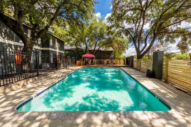 SQFT-6690 - Las Palmas Townhomes