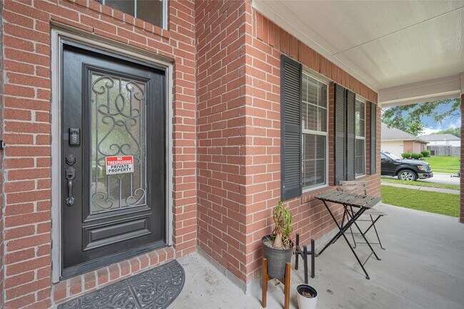 Building Photo - 4102 Caneshaw Dr