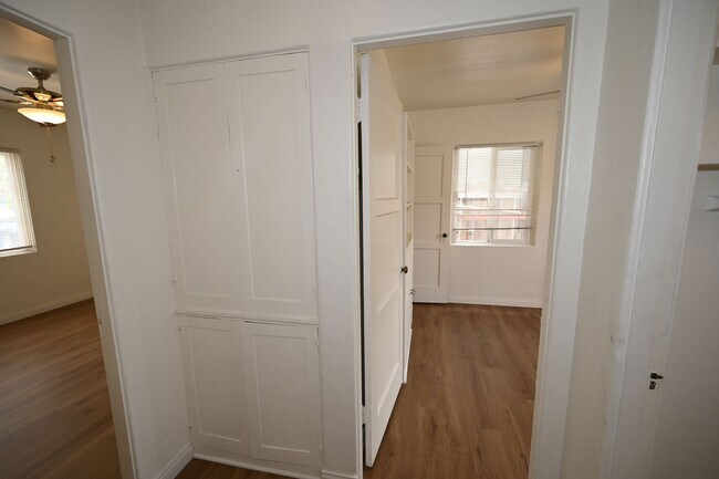 Building Photo - 1609diam