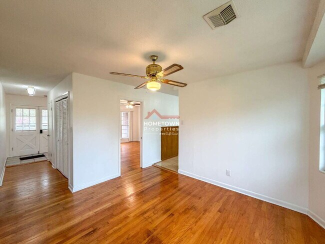 Building Photo - 7 N 77th Ave