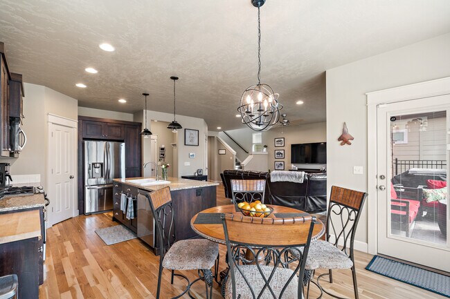 Building Photo - 2733 E Decameron Ln