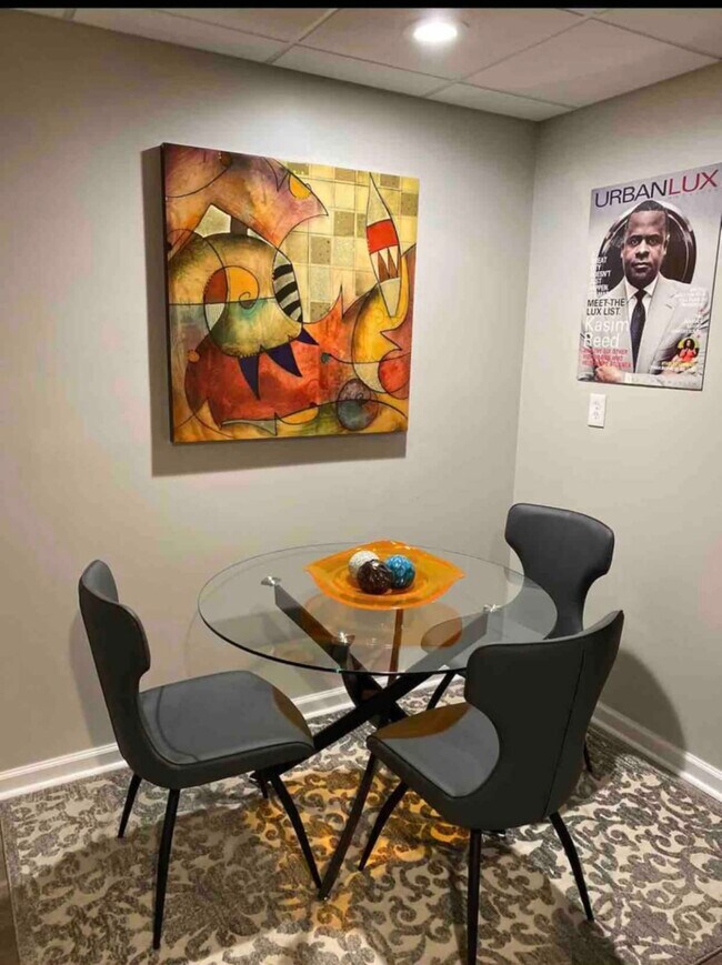 Building Photo - 4565 Kent Rd