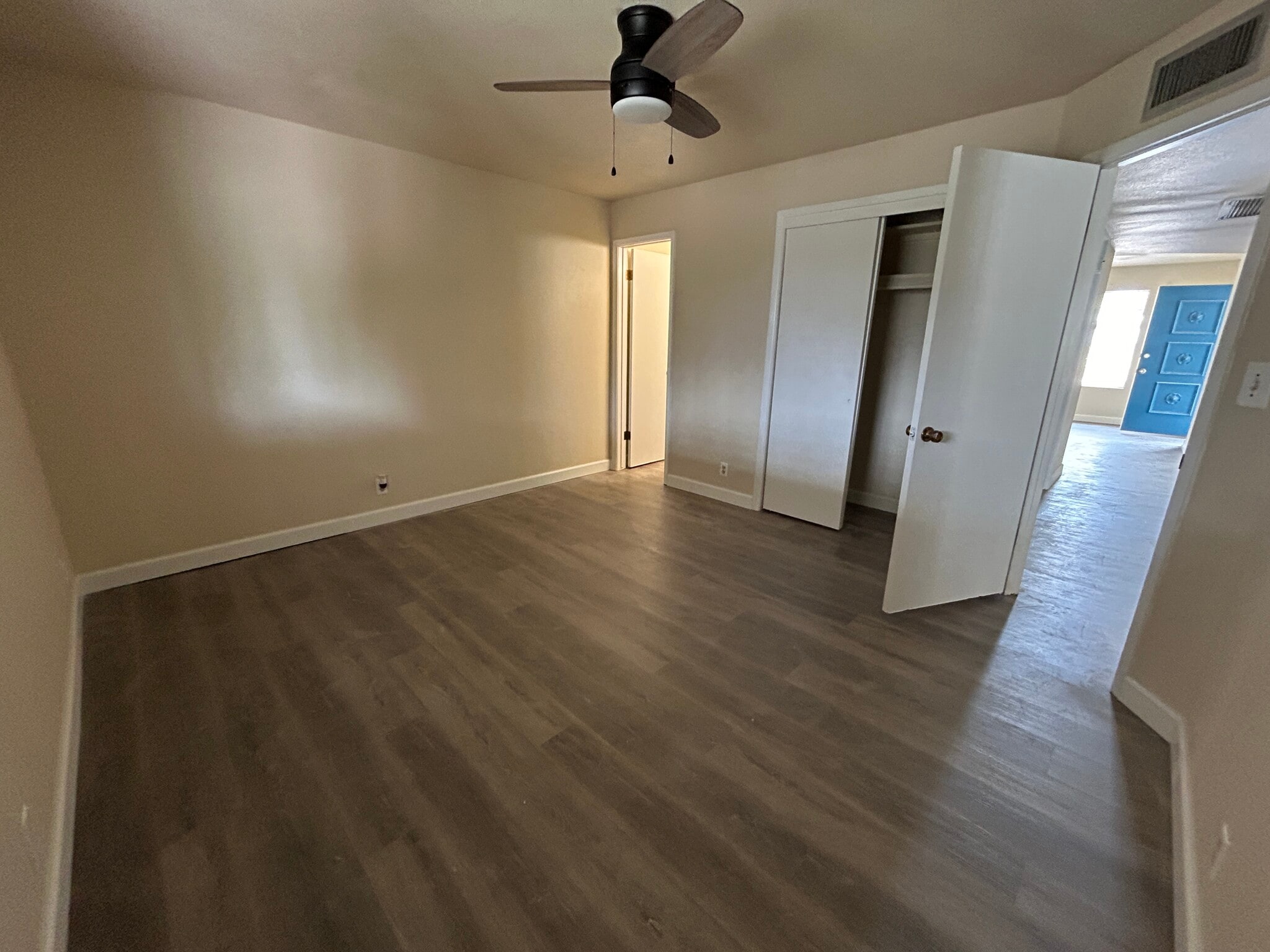 Building Photo - 6049 E Albany St