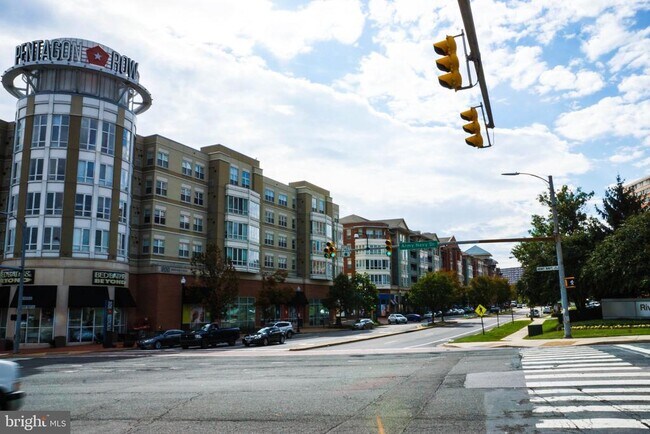 Building Photo - 1300 Army Navy Dr