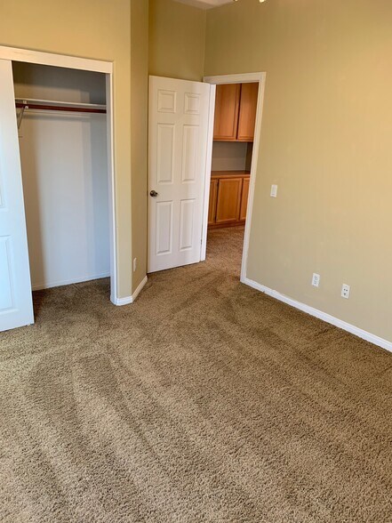 Building Photo - 84126 Canzone Dr