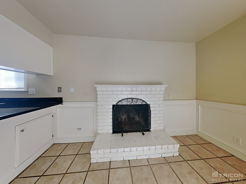 Building Photo - 62 S Lake Dr