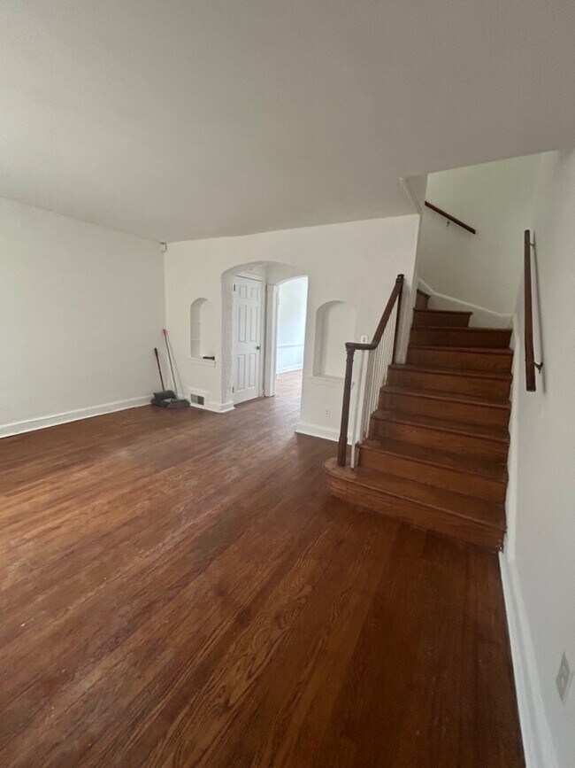 Building Photo - 66 Allison St NE