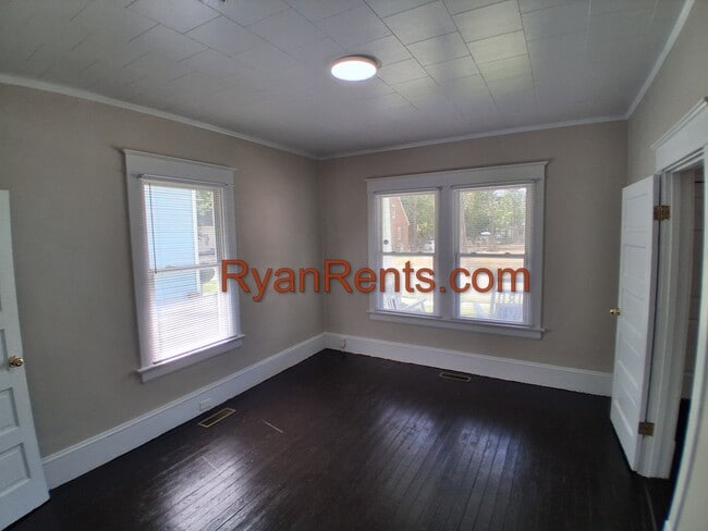 Building Photo - 1205 S Franklin St