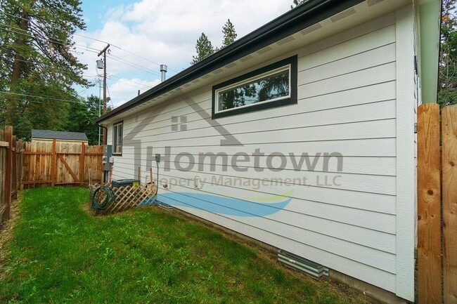 Building Photo - 2 Bedroom 1 Bath House Built in 2022 Avail...