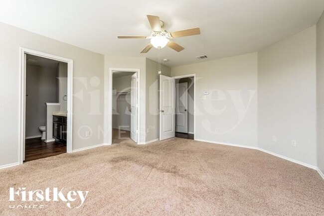 Building Photo - 223 Thoroughbred St