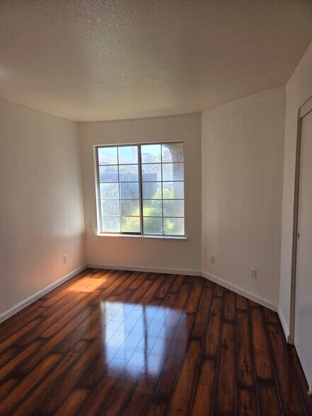 Bedroom1 - 9131 Colonsay Way