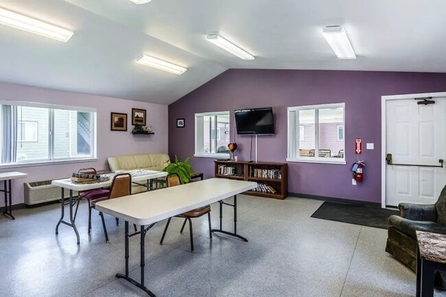 Building Photo - 2212 Cove Ave