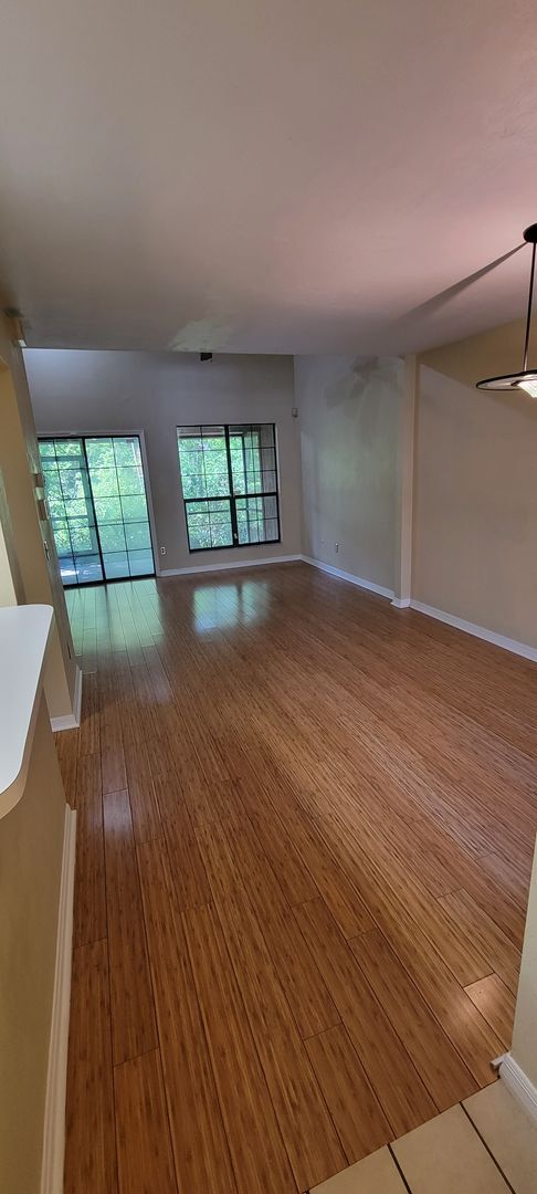 Building Photo - 2 Bedroom/2 Bath Townhome in Rockwood Villas