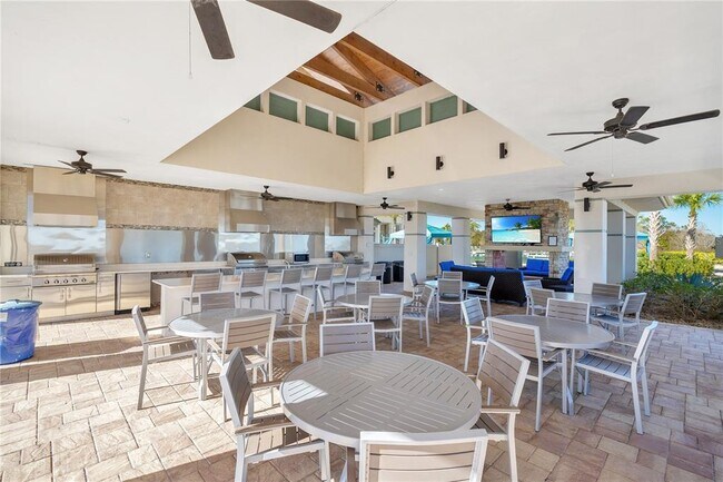 Building Photo - 5092 Twin Lakes Blvd