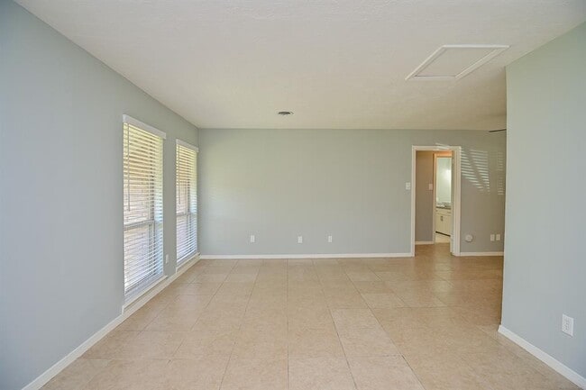 Building Photo - 4738 Merwin St