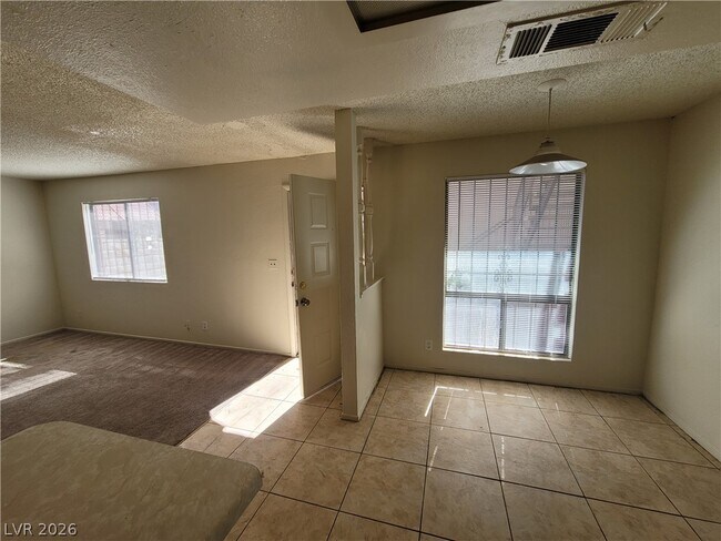 Building Photo - 4300 N Lamont St