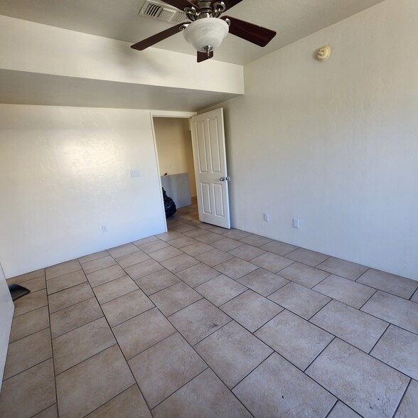 Second bedroom - 3149 E Macenroe Ln