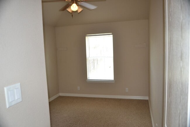 Building Photo - PRICE Improvement!! Beautiful 4 bed 2 bath home ready now!!