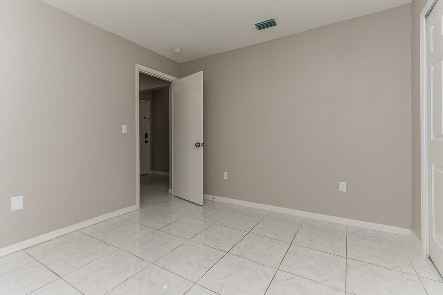 Building Photo - 3103 Pine Top Dr