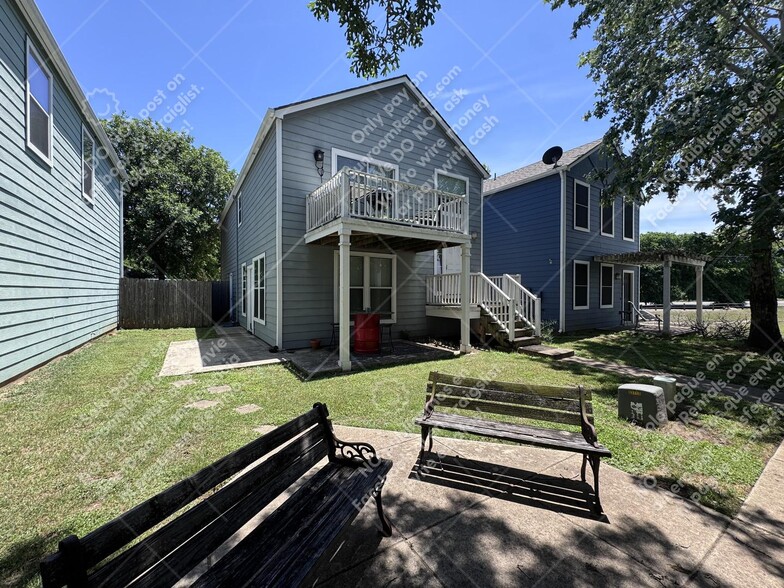 Building Photo - 113 Rush Haven