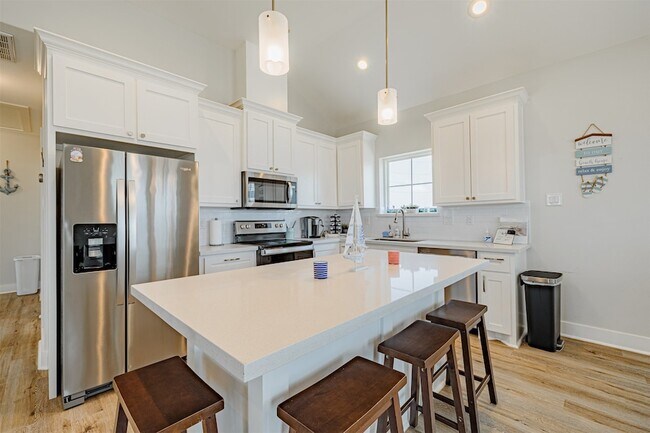 Building Photo - 25011 San Simeon Ct