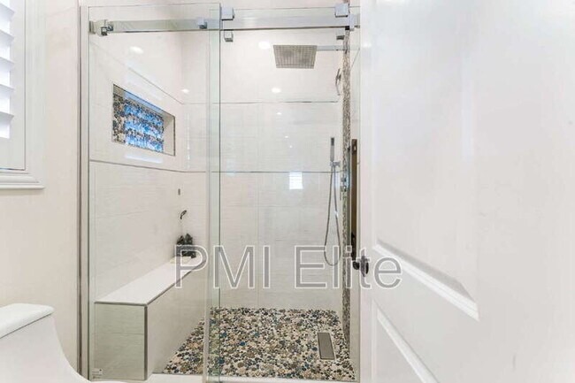 Building Photo - 21713 Bene Dr