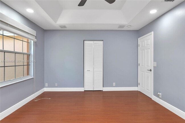 Building Photo - 1262 Grant Ct