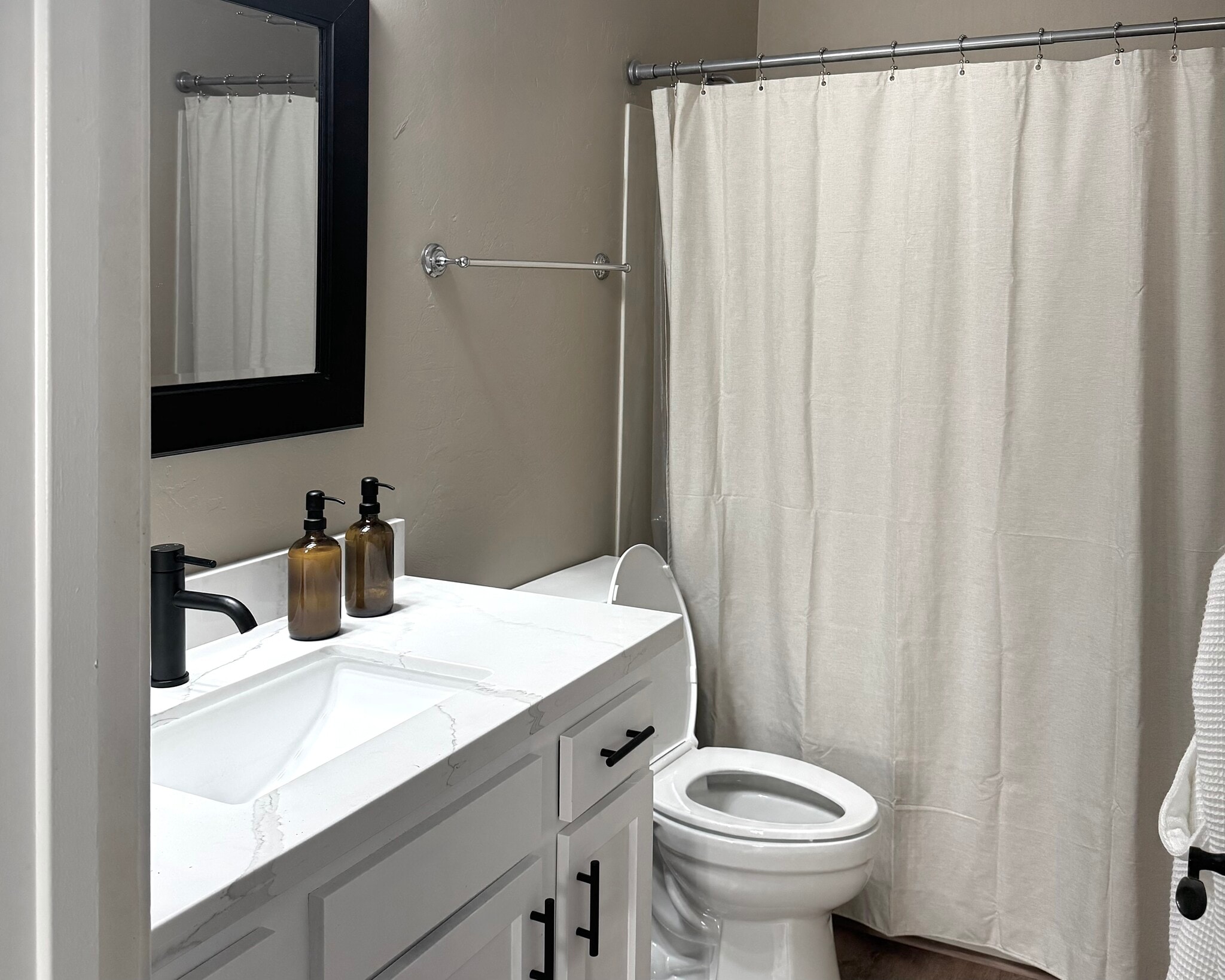 Building Photo - 2024 E River Rd