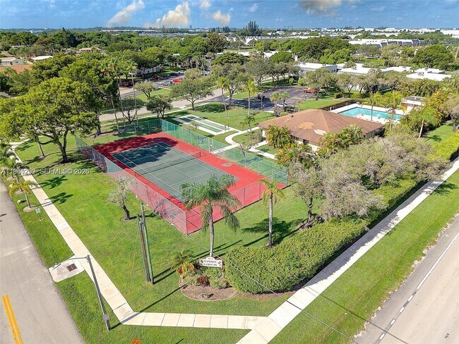 Building Photo - 9606 W McNab Rd