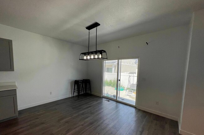 Building Photo - 632 Sugar Beet Dr