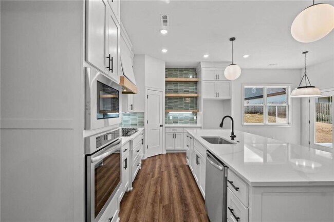 Building Photo - 1821 Lotus Rd