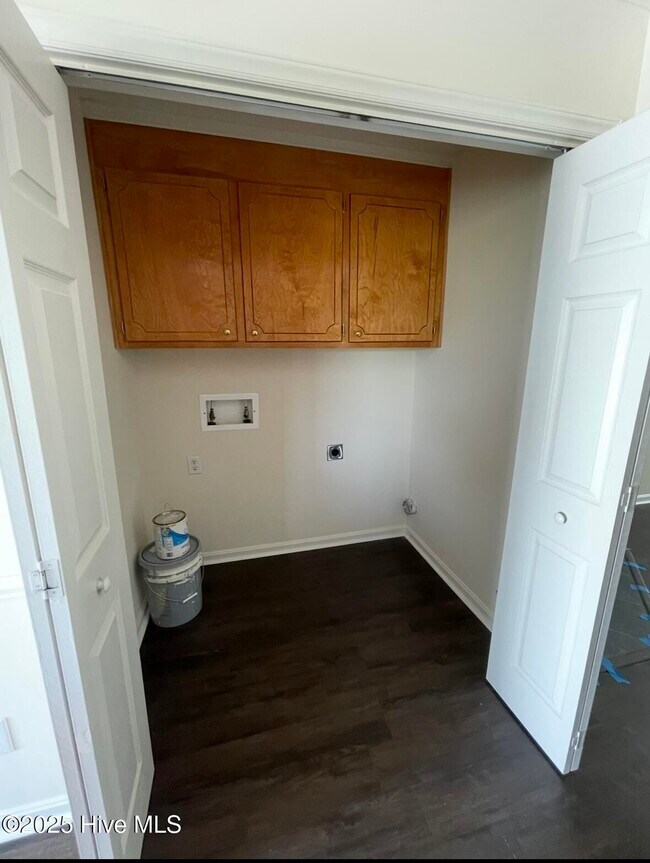 Building Photo - 2104 Flagstone Ct