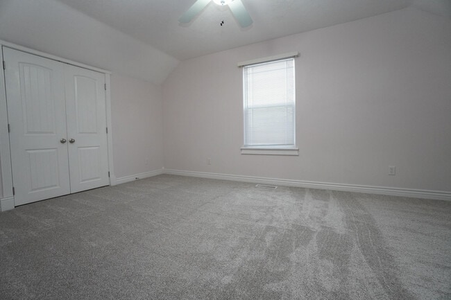 Building Photo - 11565 W Zachery Ave