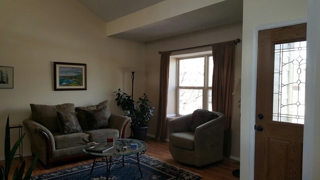 Building Photo - Wonderful 4 bedroom Home in District #20