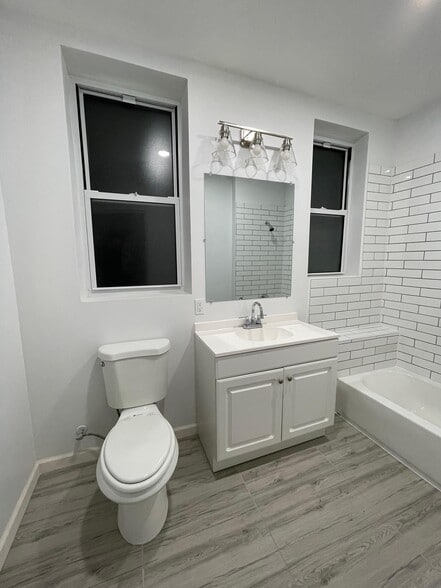 Building Photo - 410 5th St