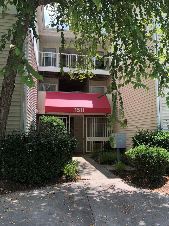 Building Photo - 1511 Graduate Ln