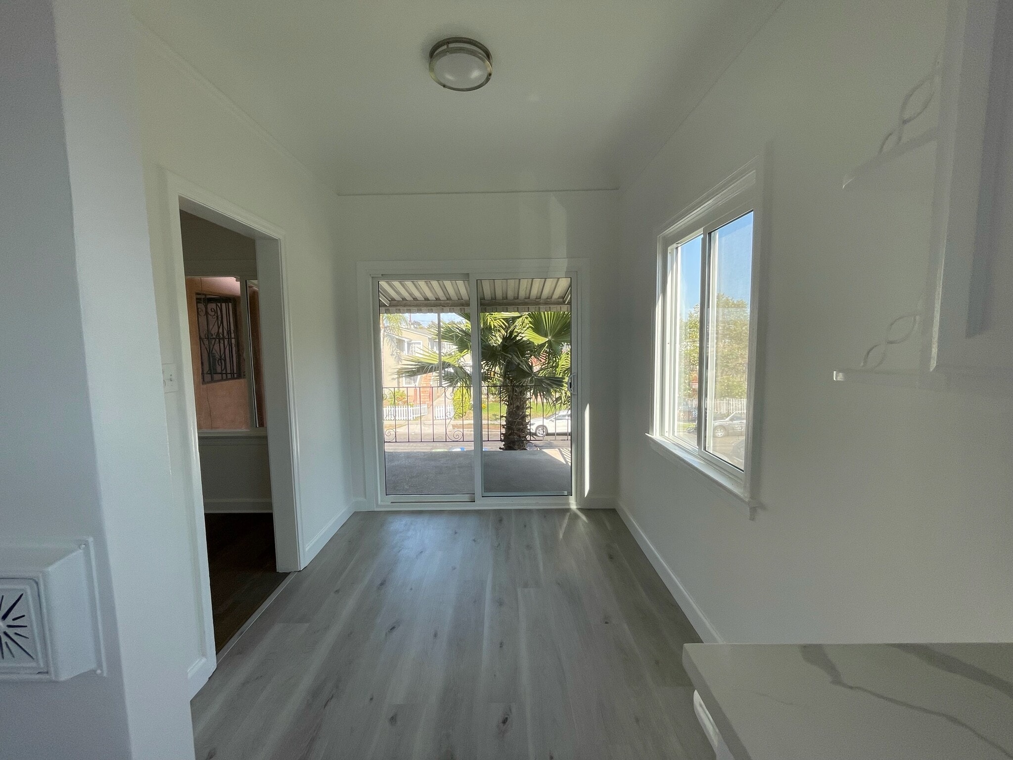 Breakfast Nook and Patio - 1633 S Highland Ave