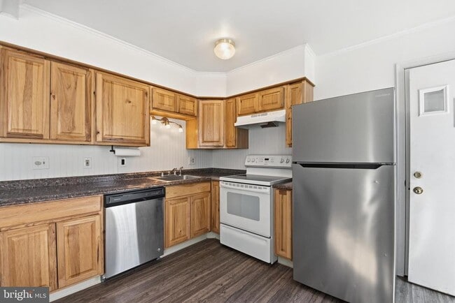 Building Photo - 1469 Cedarhurst Rd