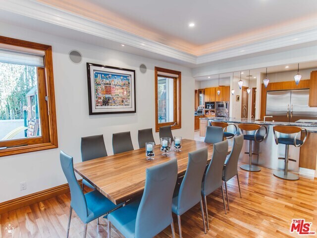 Building Photo - 9033 Cresta Dr