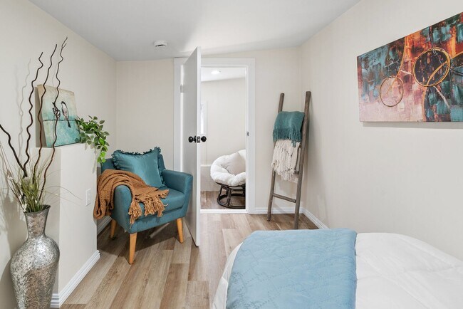 Building Photo - Sunny and Charming Boulder Creek Retreat - Modern Living on a Shared Property