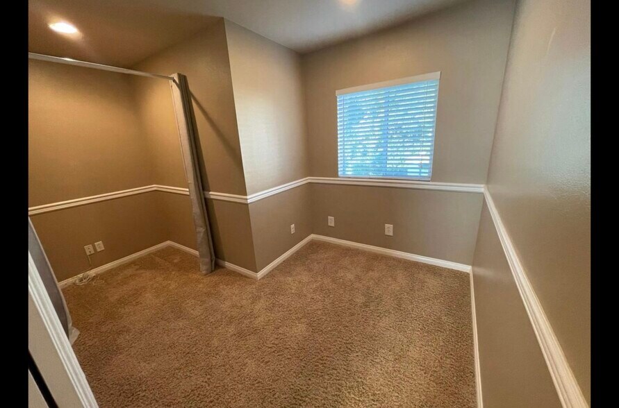 Building Photo - 5124 Glen Albyn Ln