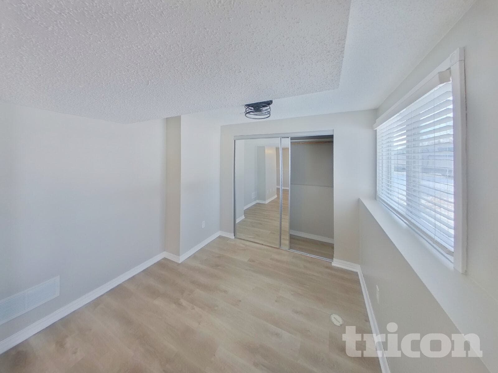 Building Photo - 1442 Laurel Ave