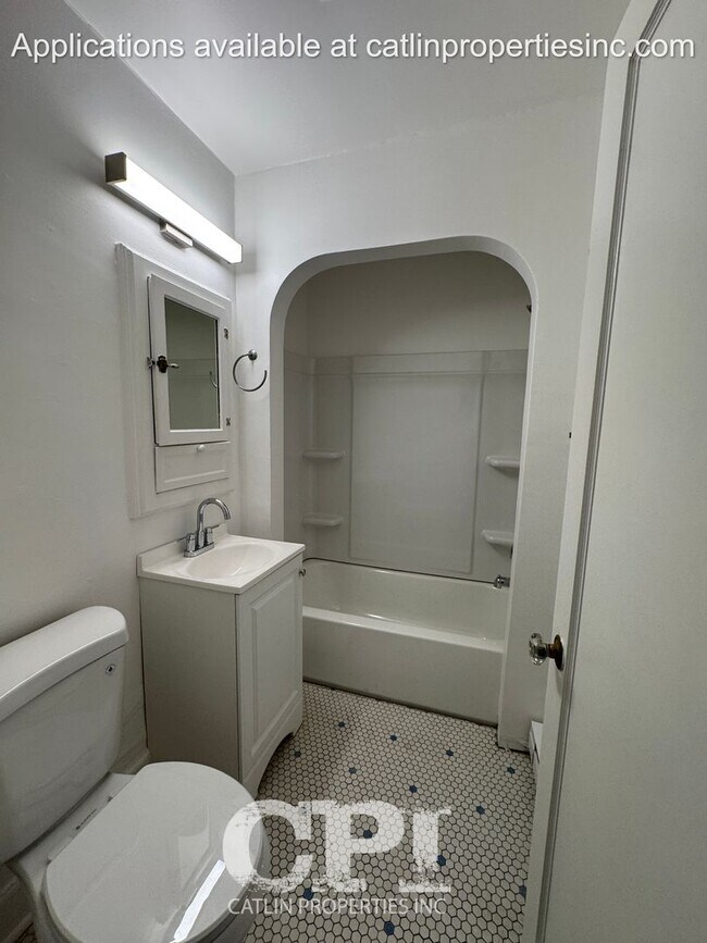 Building Photo - 1529 20th Ave