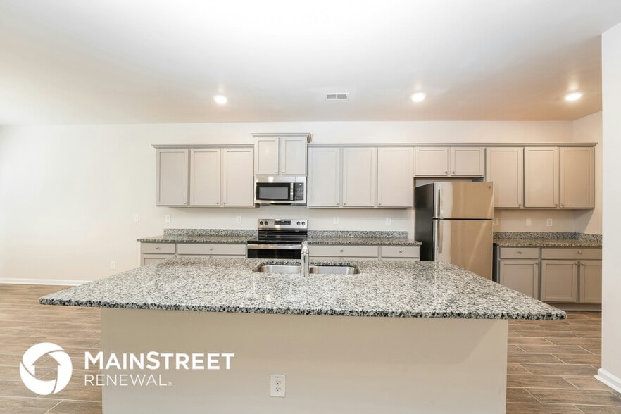 Building Photo - 3811 River Rock Rd