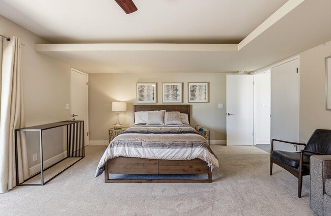 Building Photo - 8101 E Del Timbre Dr