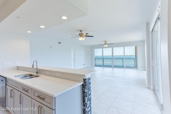 Building Photo - 1465 S Harbor City Blvd