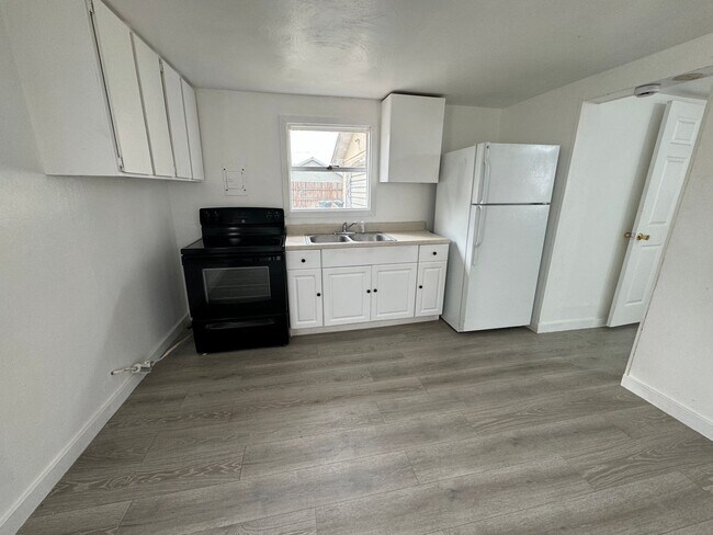 Building Photo - 309 S Gibby Rd