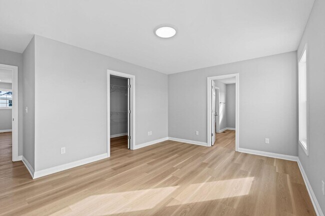 Building Photo - 104 Lambert Fld