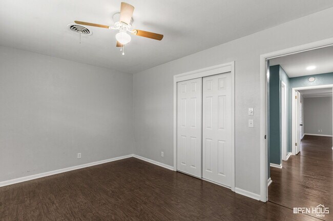 Building Photo - 4805 Big Bend Dr